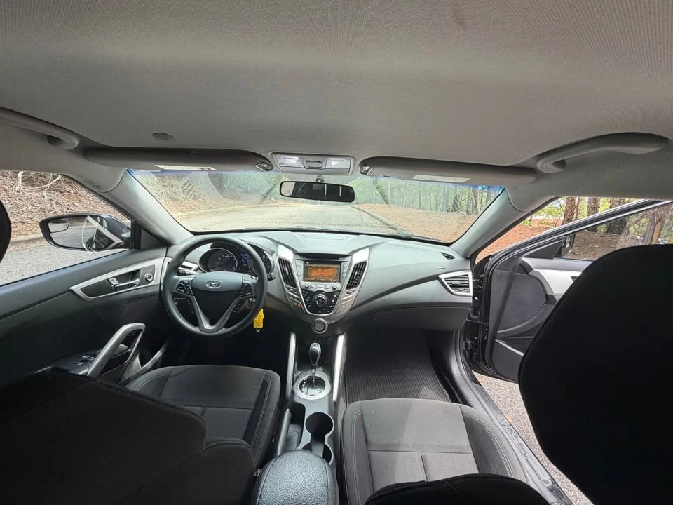 2016 Hyundai Veloster - Image 16 of 18