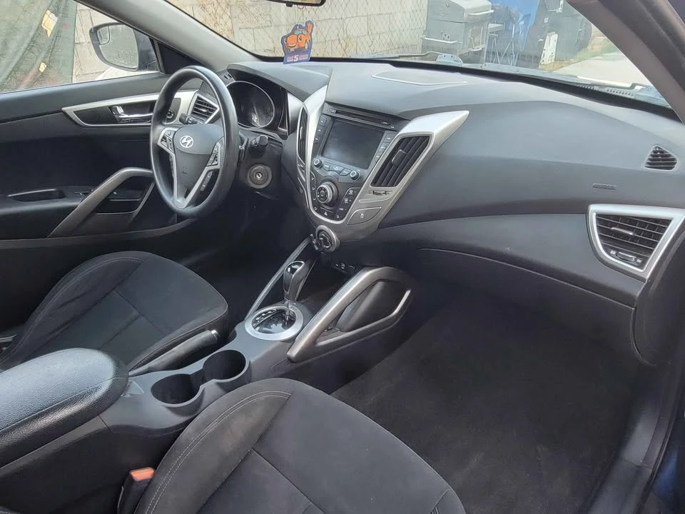 2016 Hyundai Veloster - Image 9 of 13