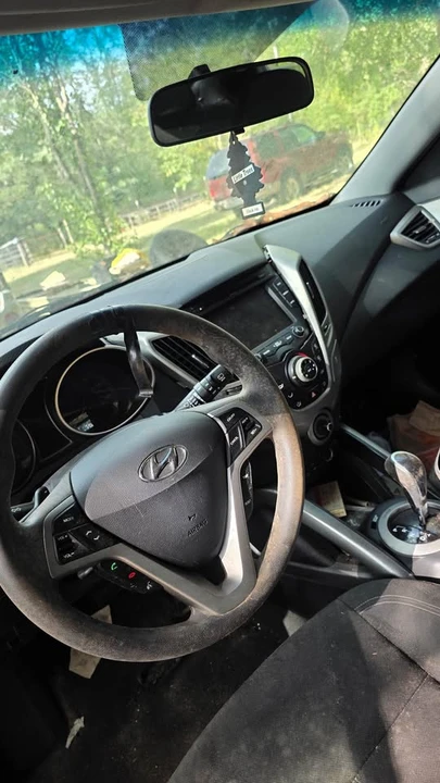 2016 Hyundai Veloster - Image 7 of 8