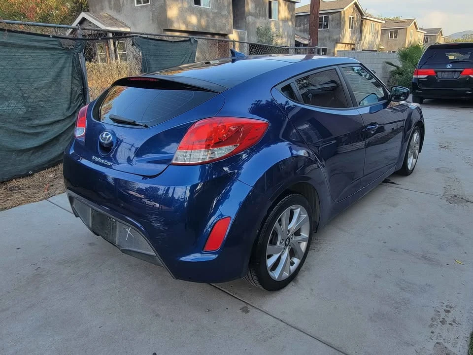 2016 Hyundai Veloster - Image 2 of 13