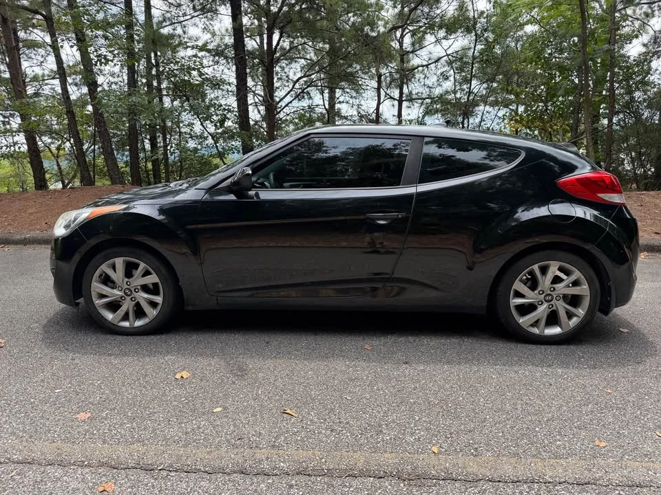 2016 Hyundai Veloster - Image 8 of 18