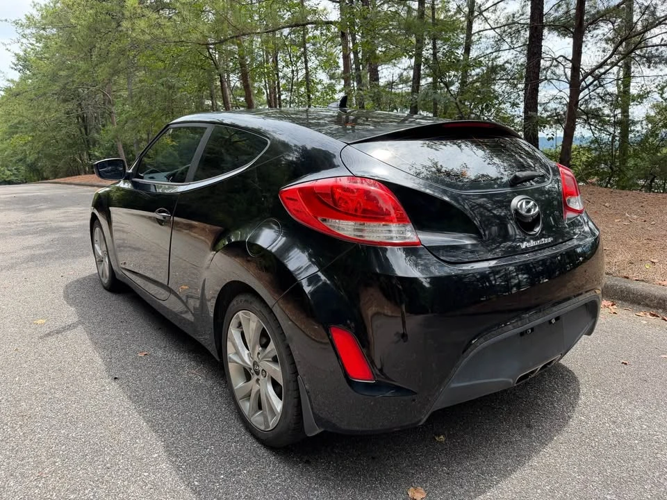 2016 Hyundai Veloster - Image 7 of 18
