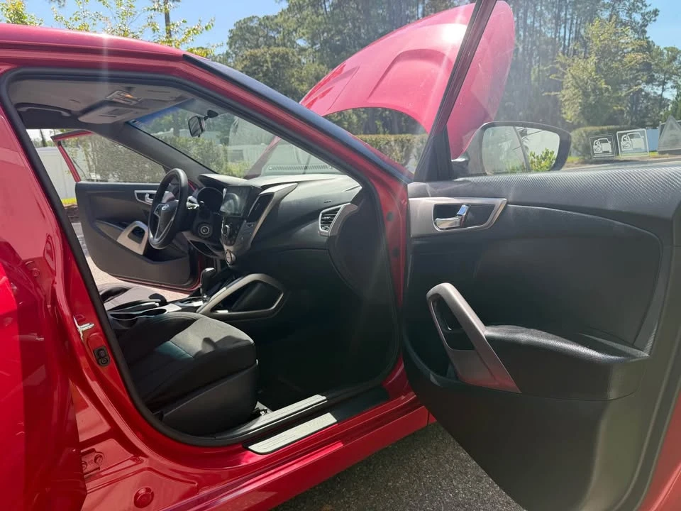 2016 Hyundai Veloster - Image 16 of 20