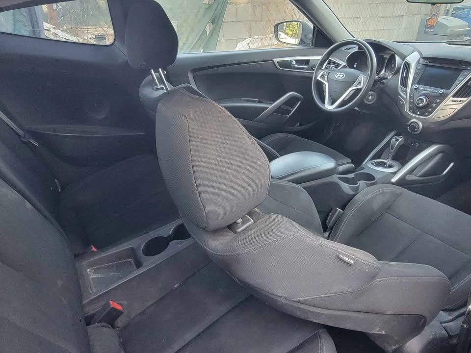 2016 Hyundai Veloster - Image 8 of 13