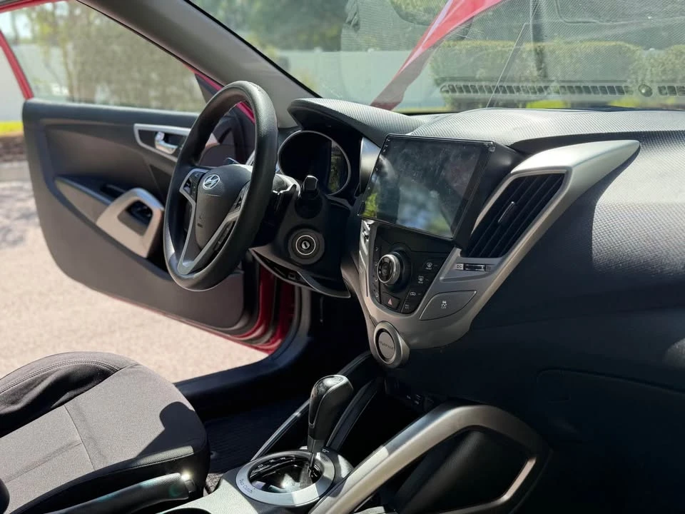 2016 Hyundai Veloster - Image 12 of 20