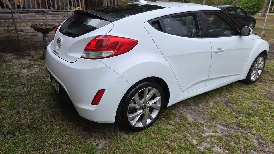 2016 Hyundai Veloster - Image 5 of 18