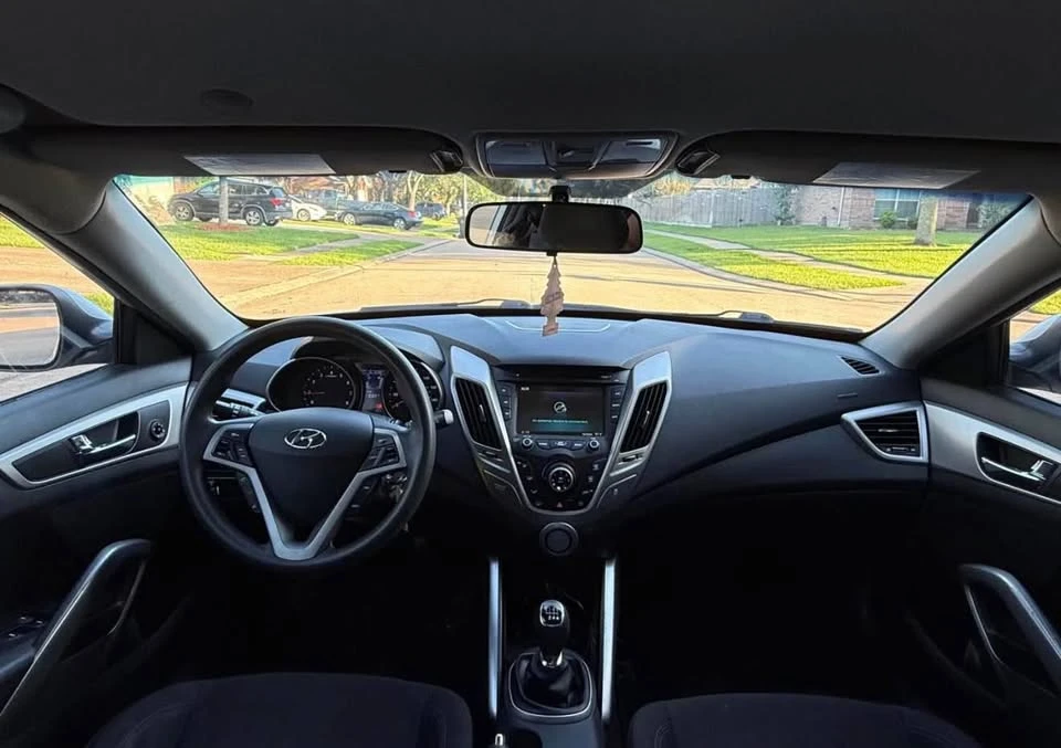2016 Hyundai Veloster - Image 12 of 20