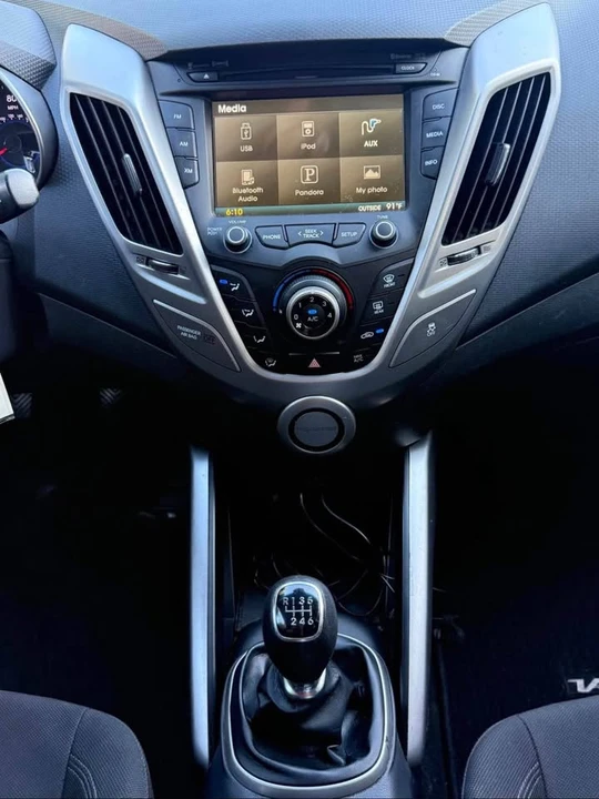 2016 Hyundai Veloster - Image 16 of 20