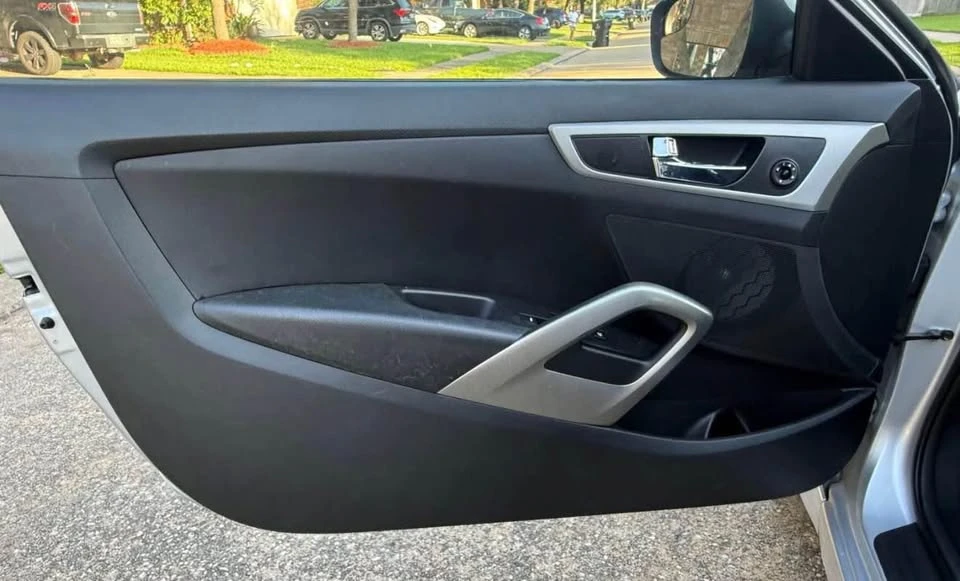 2016 Hyundai Veloster - Image 20 of 20