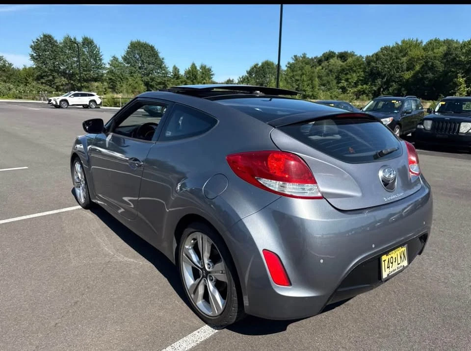 2016 Hyundai Veloster - Image 4 of 12