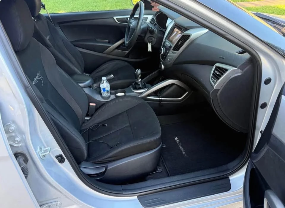 2016 Hyundai Veloster - Image 11 of 20