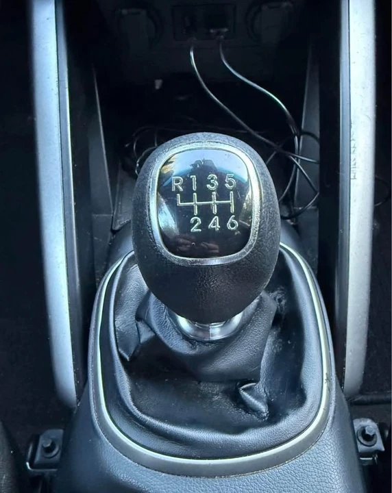 2016 Hyundai Veloster - Image 18 of 20