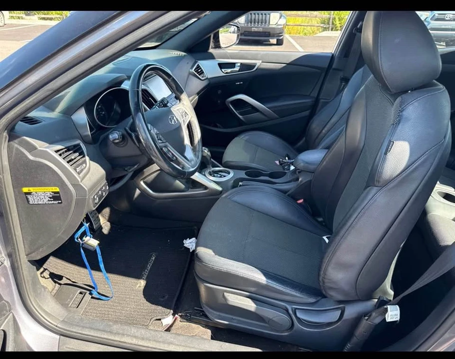 2016 Hyundai Veloster - Image 8 of 12