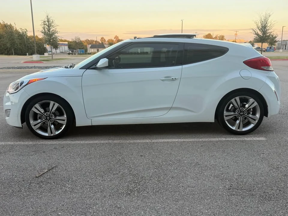 2016 Hyundai Veloster - Image 5 of 19