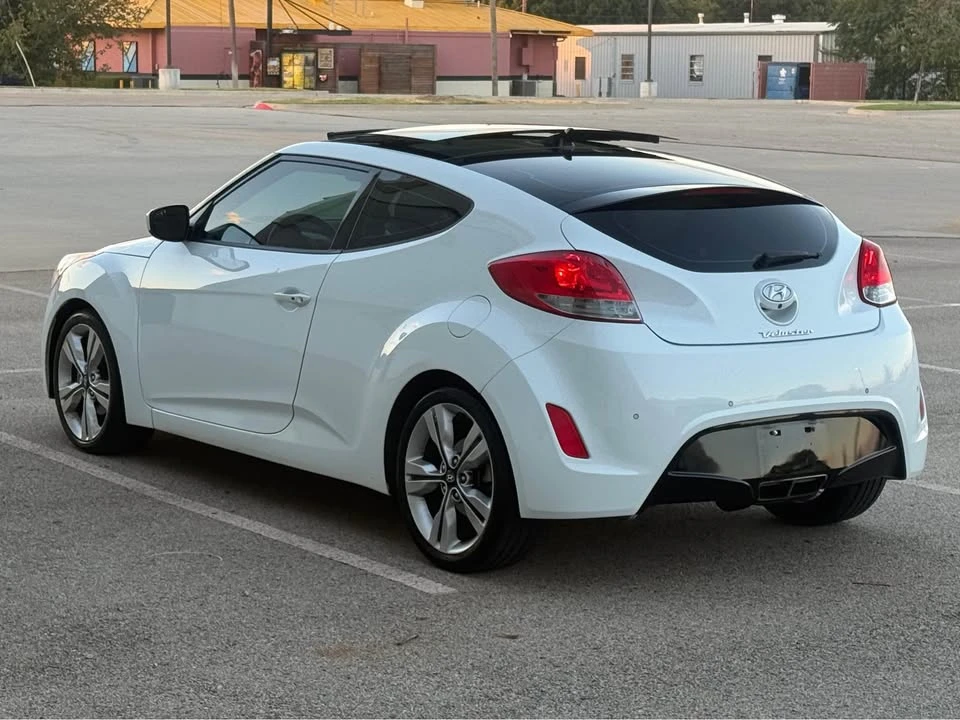 2016 Hyundai Veloster - Image 17 of 19