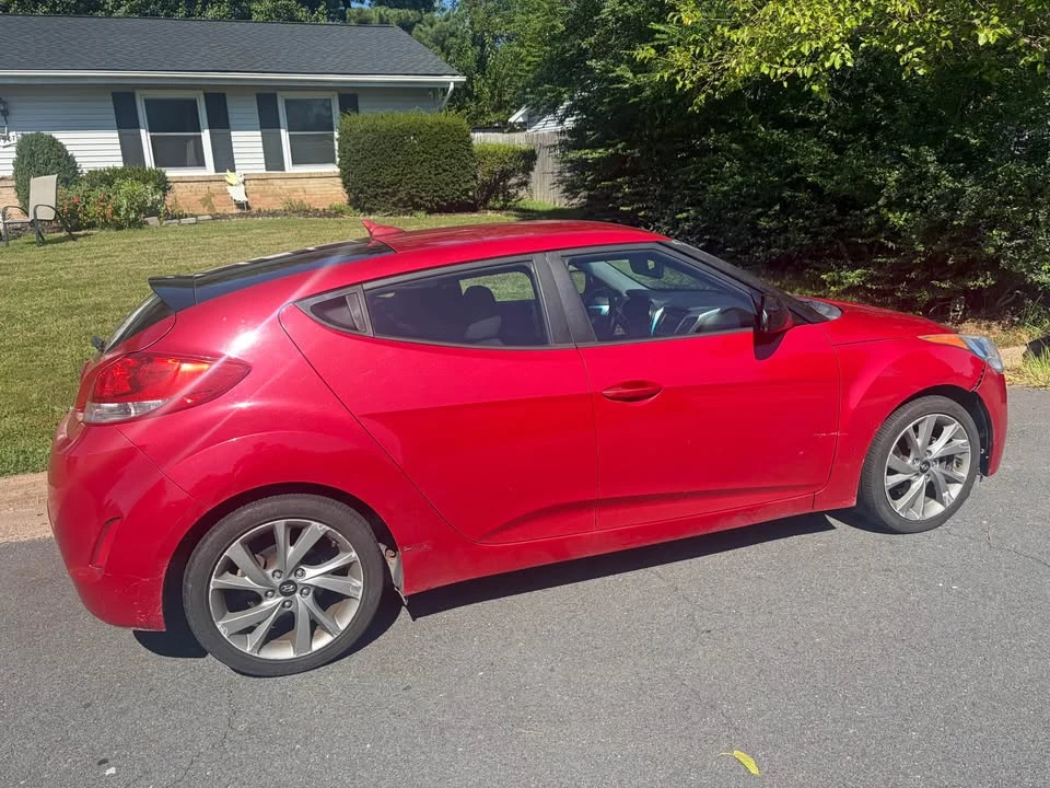 2016 Hyundai Veloster - Image 8 of 20