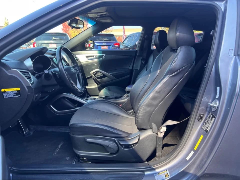 2016 Hyundai Veloster - Image 10 of 16