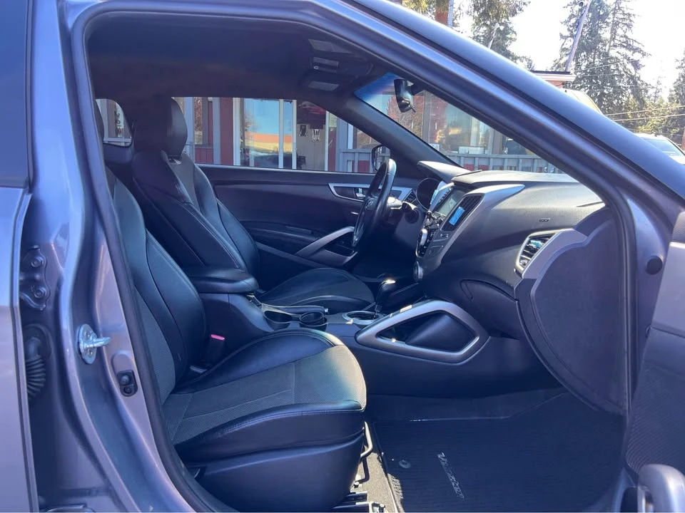 2016 Hyundai Veloster - Image 11 of 16