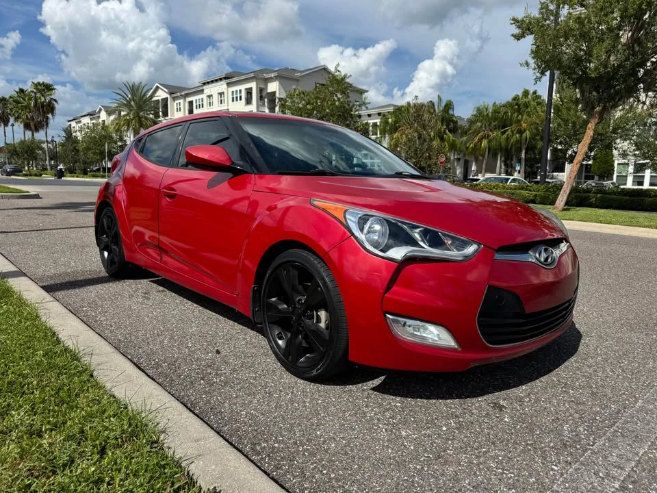 2016 Hyundai Veloster - Image 8 of 9