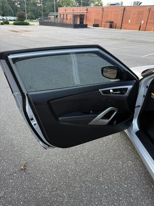 2016 Hyundai Veloster - Image 7 of 14