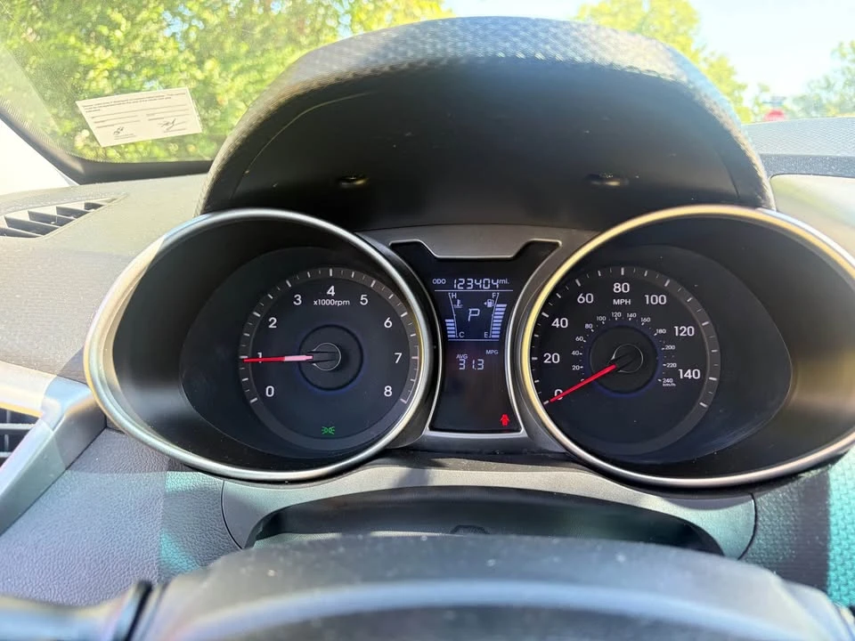 2016 Hyundai Veloster - Image 2 of 20