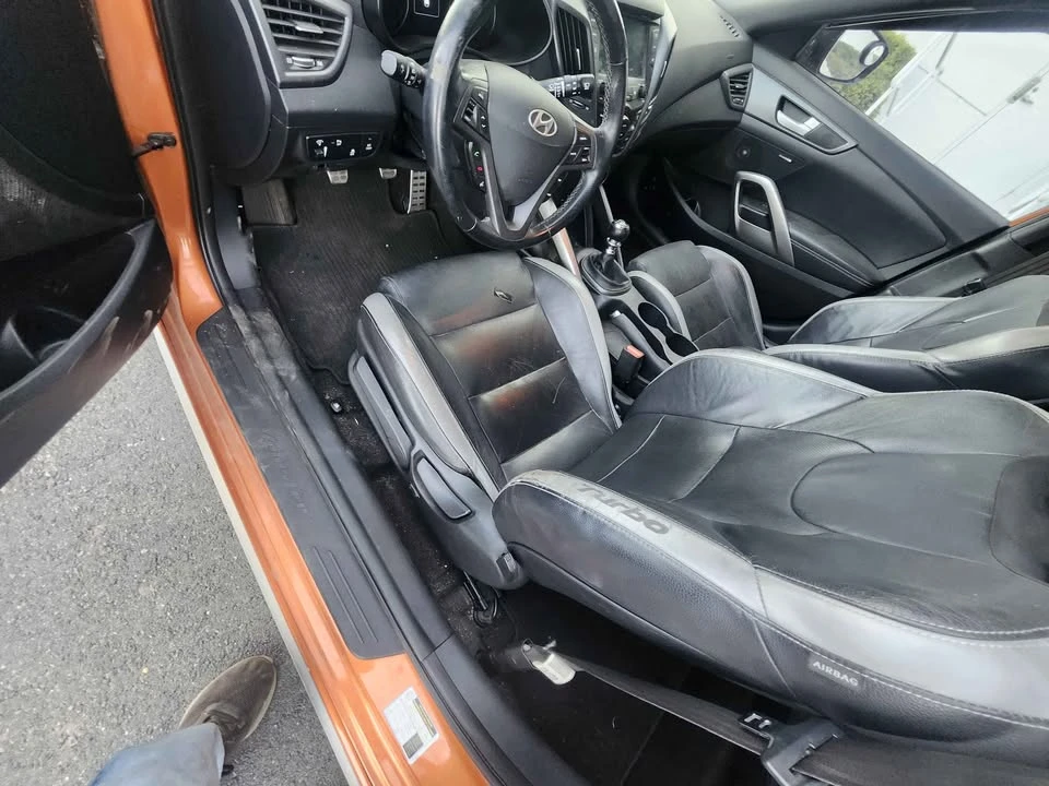 2016 Hyundai Veloster - Image 10 of 14