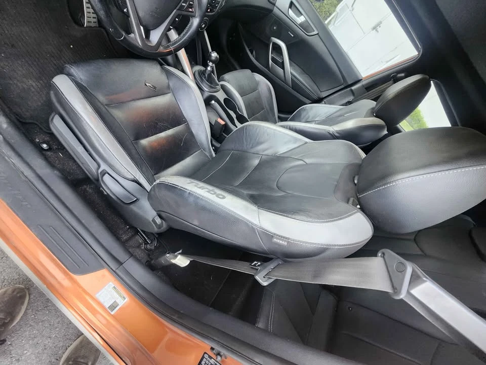 2016 Hyundai Veloster - Image 11 of 14
