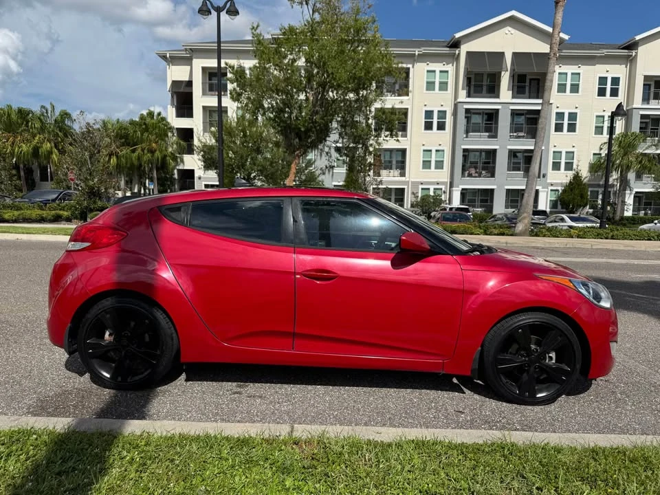2016 Hyundai Veloster - Image 6 of 9