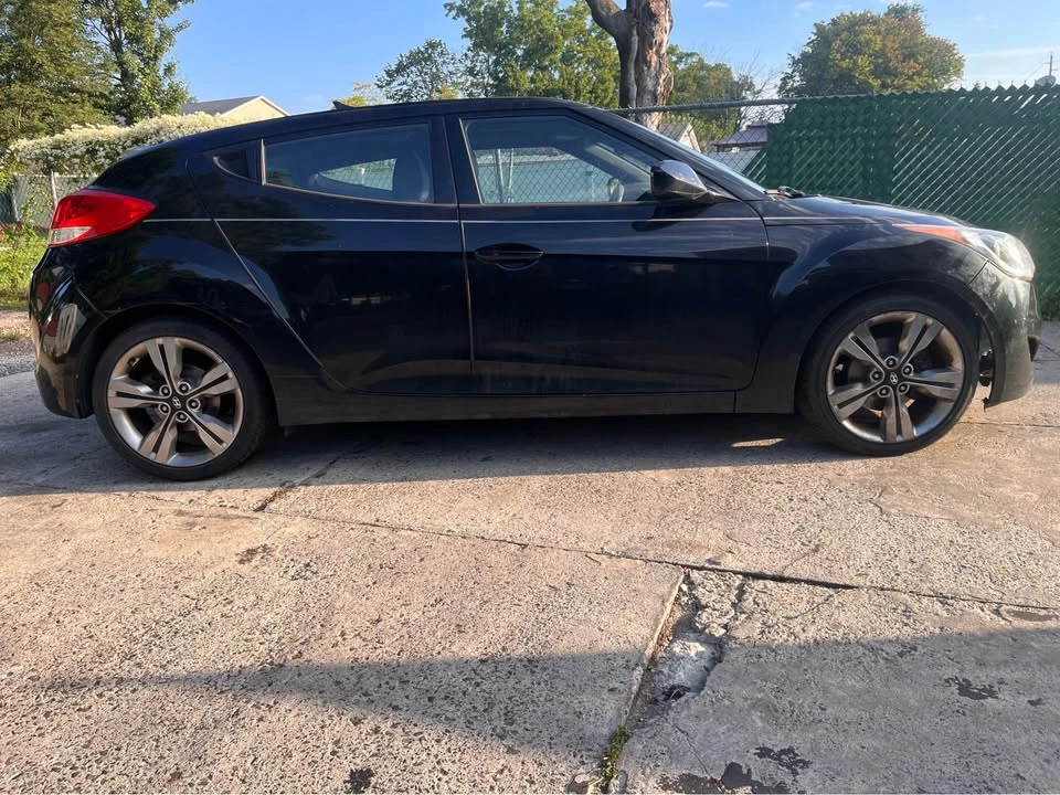 2016 Hyundai Veloster - Image 5 of 9
