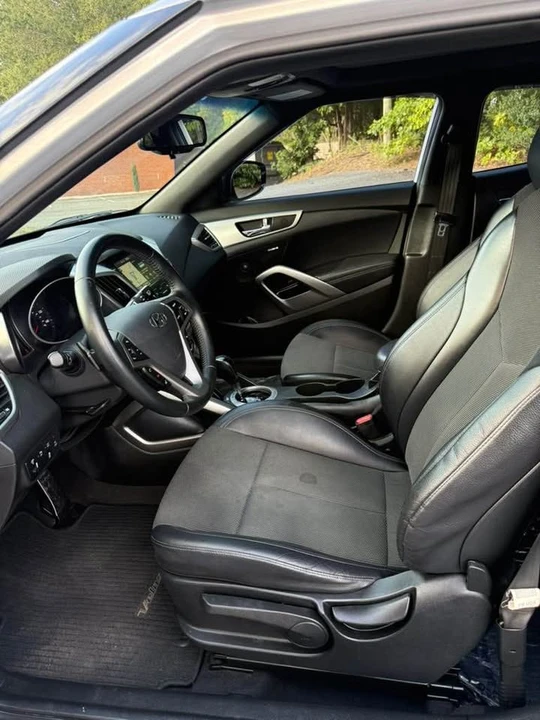 2016 Hyundai Veloster - Image 9 of 14