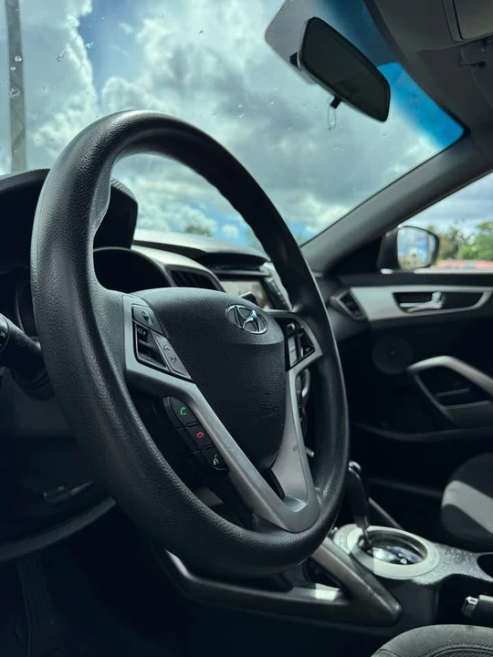 2016 Hyundai Veloster - Image 8 of 9