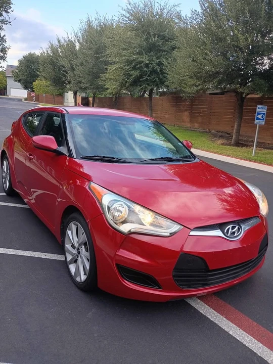 2016 Hyundai Veloster - Image 2 of 12