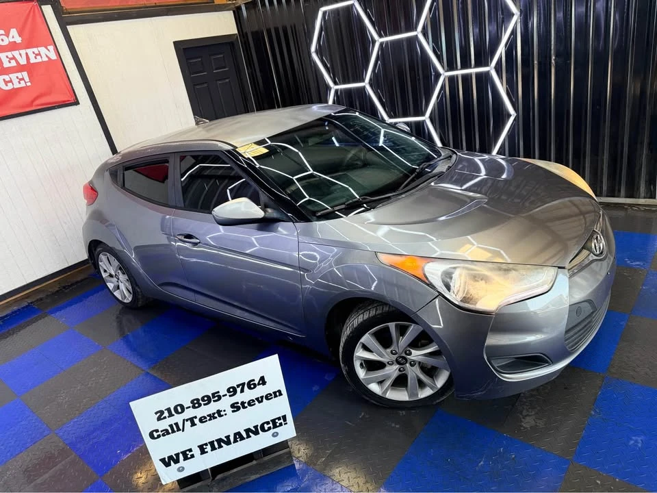 2016 Hyundai Veloster - Image 2 of 14