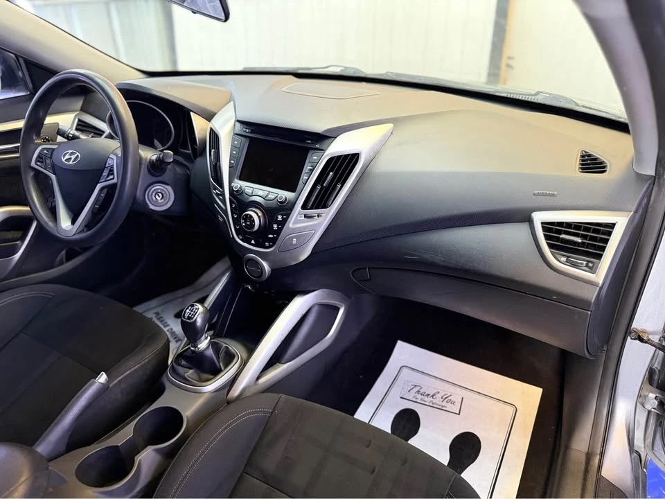 2016 Hyundai Veloster - Image 5 of 14