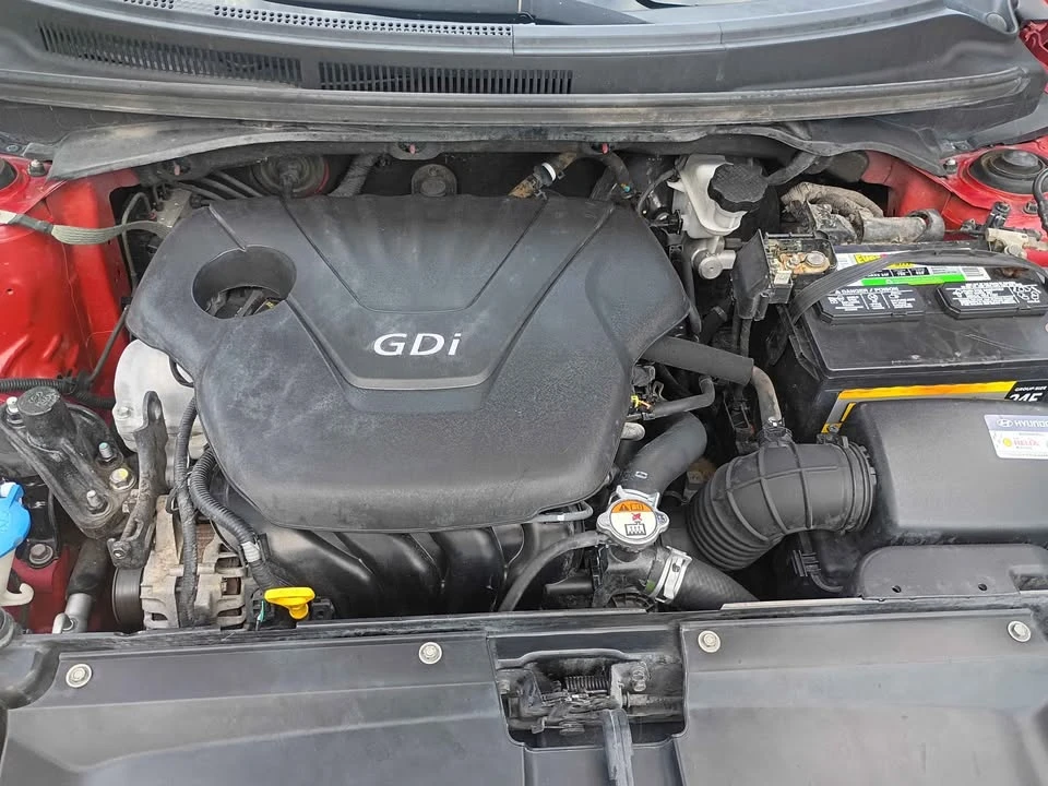 2016 Hyundai Veloster - Image 10 of 12