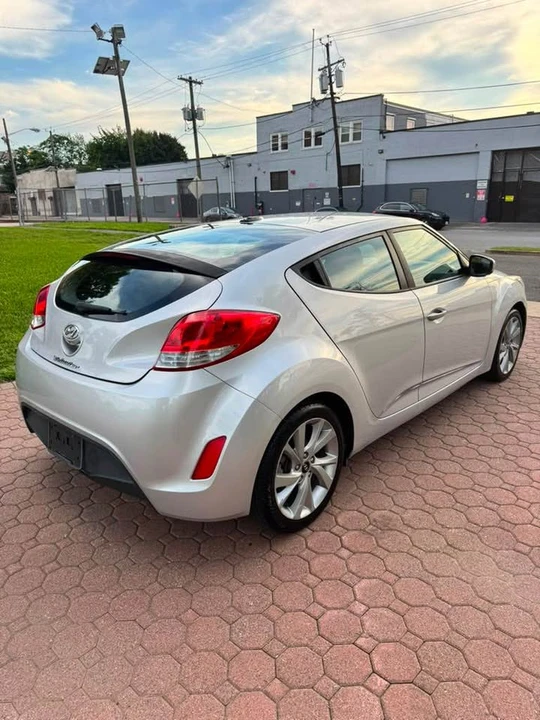 2016 Hyundai Veloster - Image 4 of 13