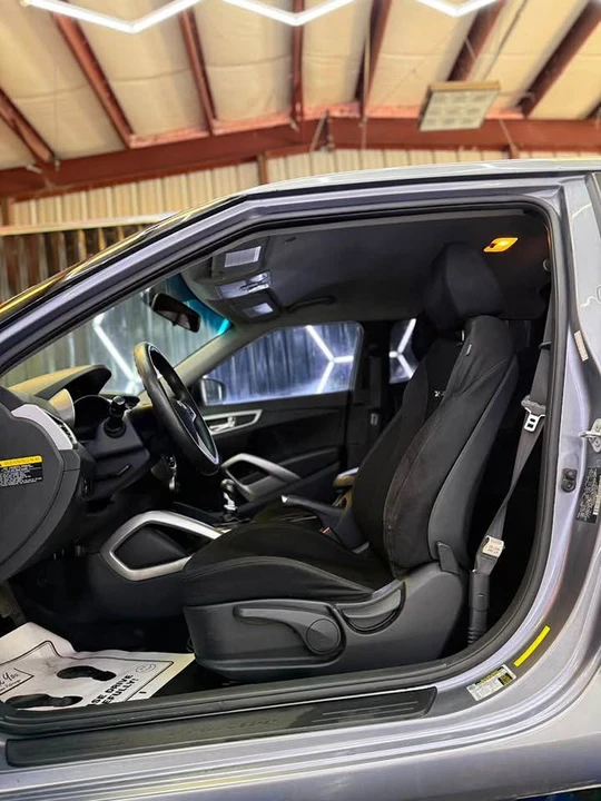 2016 Hyundai Veloster - Image 7 of 11