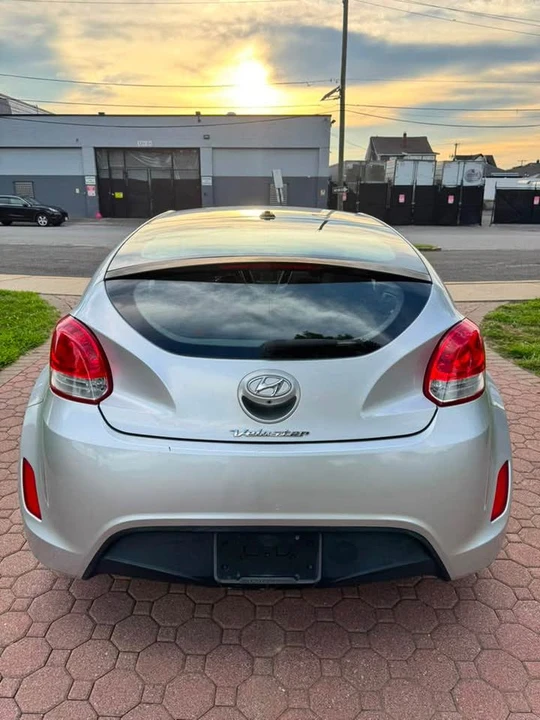 2016 Hyundai Veloster - Image 6 of 13