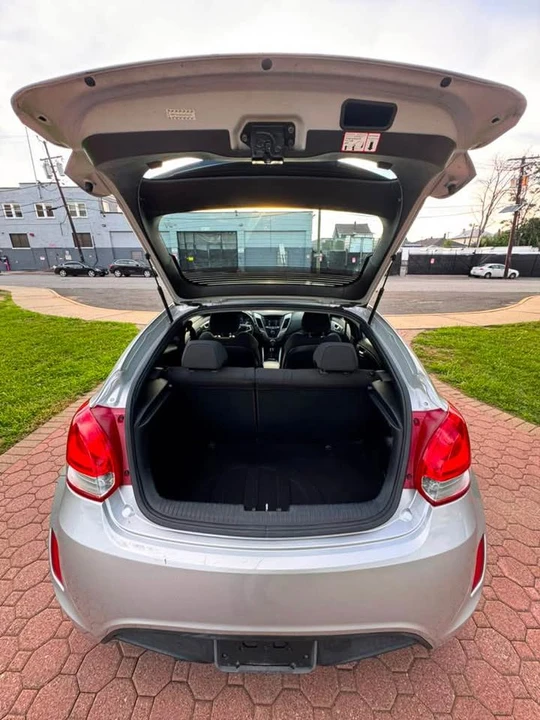 2016 Hyundai Veloster - Image 7 of 13