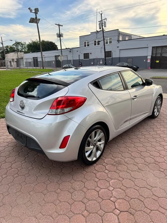 2016 Hyundai Veloster - Image 4 of 13