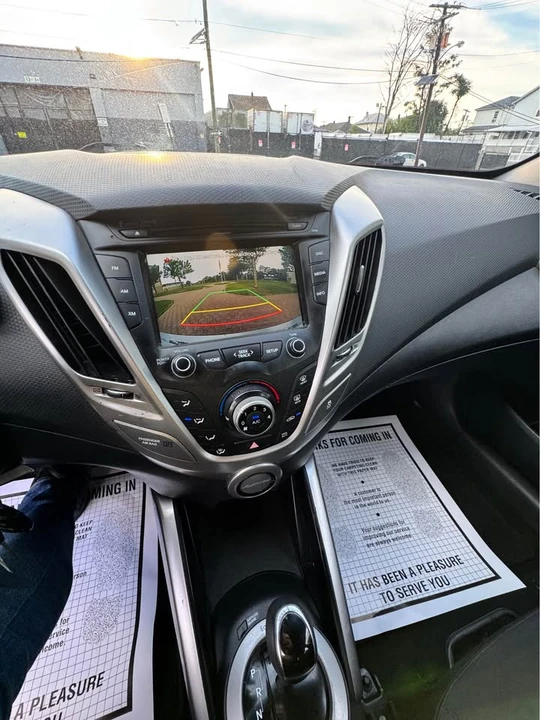 2016 Hyundai Veloster - Image 12 of 13