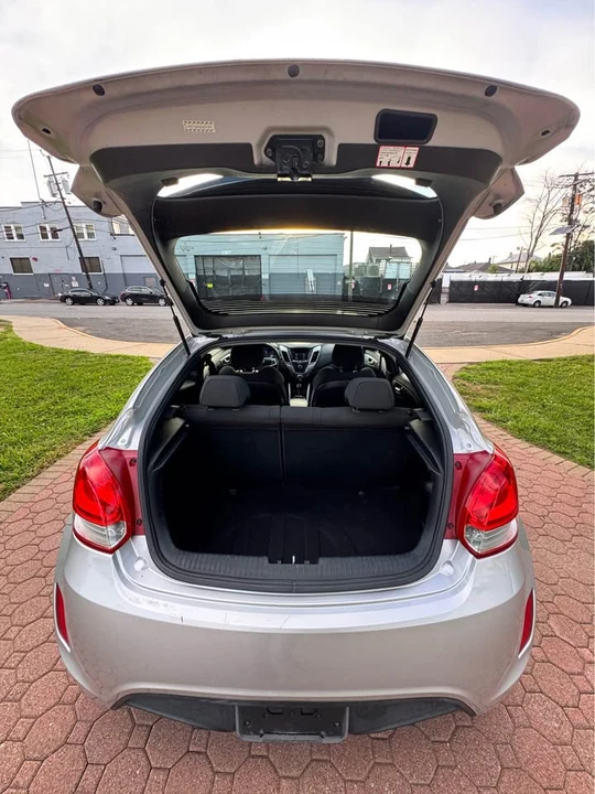 2016 Hyundai Veloster - Image 7 of 13