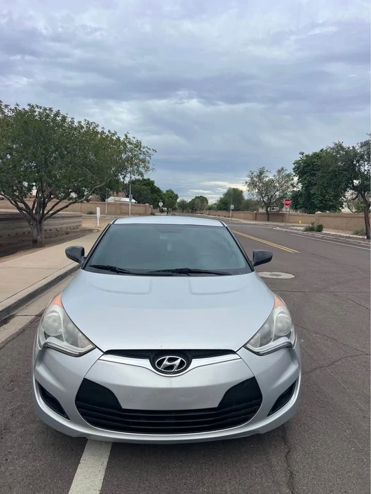 2016 Hyundai Veloster - Image 2 of 20
