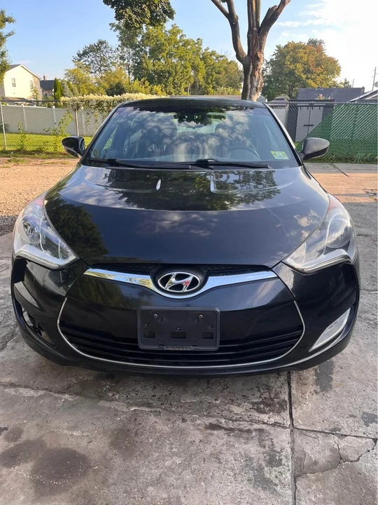 2016 Hyundai Veloster - Image 2 of 9
