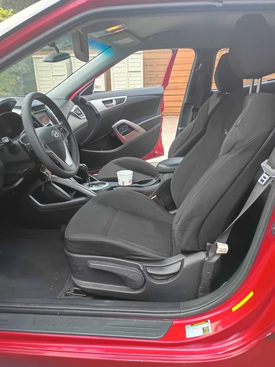 2016 Hyundai Veloster - Image 7 of 12