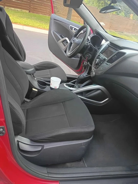 2016 Hyundai Veloster - Image 8 of 12