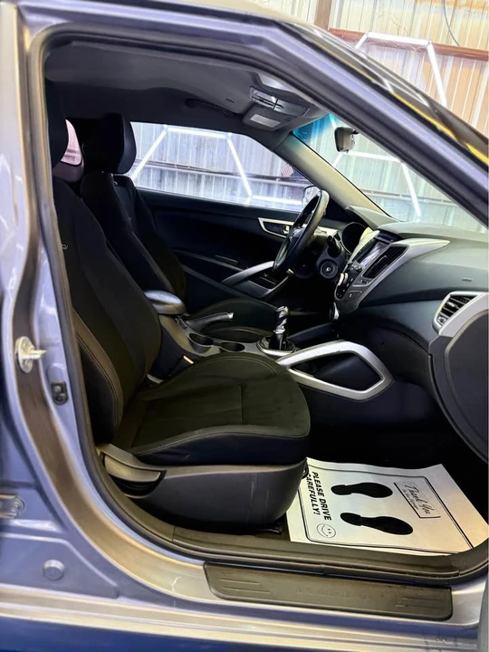 2016 Hyundai Veloster - Image 7 of 14