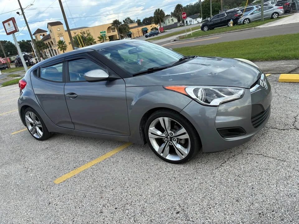 2016 Hyundai Veloster - Image 7 of 9