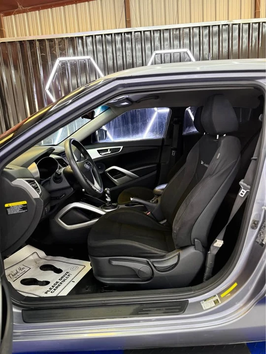 2016 Hyundai Veloster - Image 10 of 14