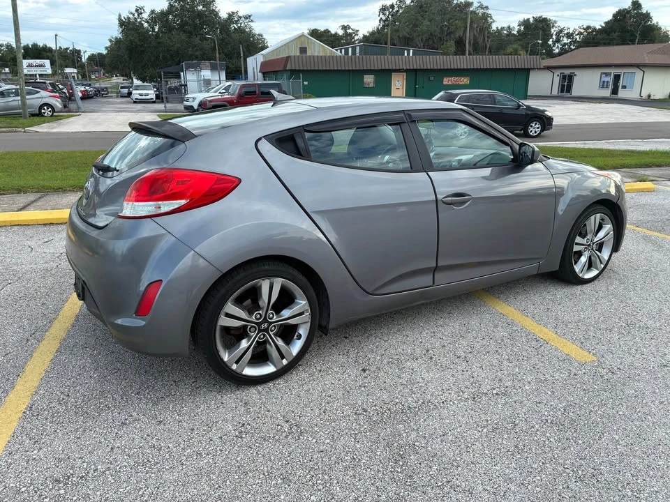 2016 Hyundai Veloster - Image 5 of 9